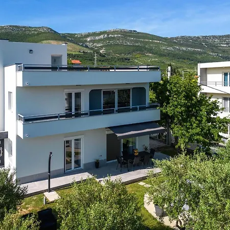 Vakantiehuis Oasis With Jacuzzi